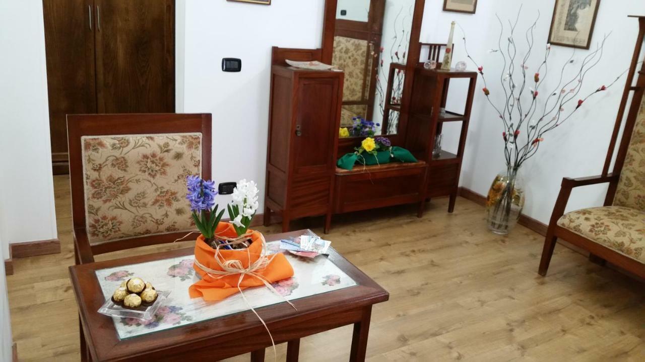 Il Borgo Bed & Breakfast Шила Екстериор снимка